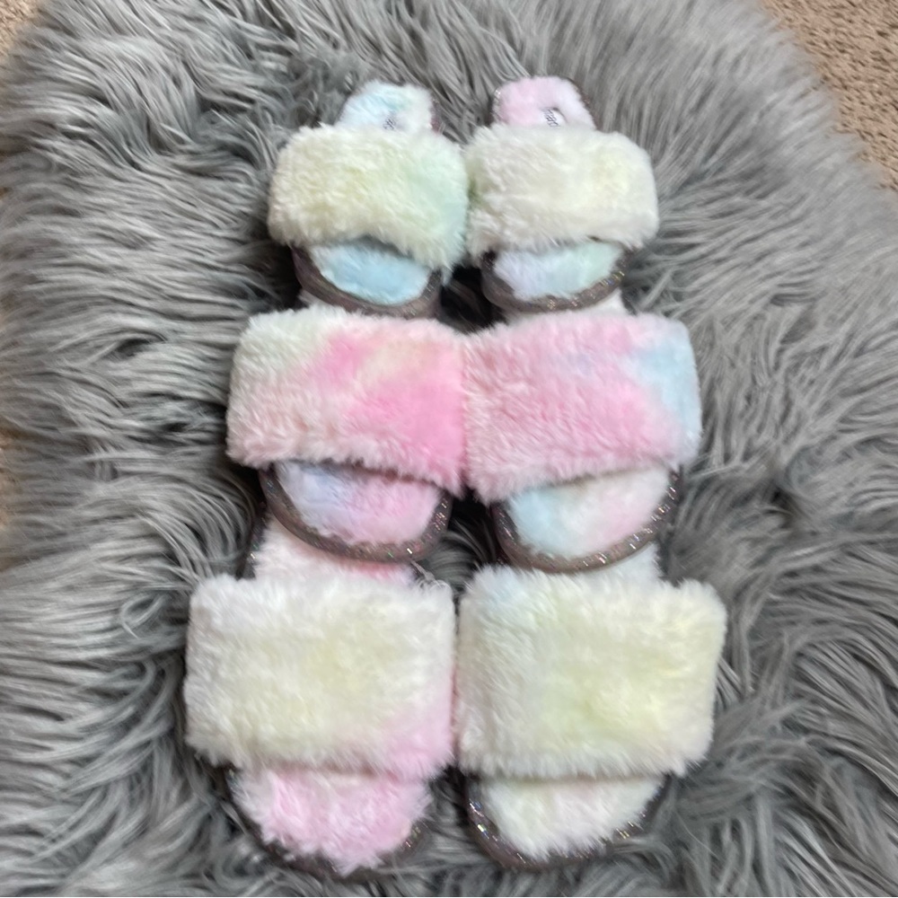 Madden girl fluffy slides | NWT |